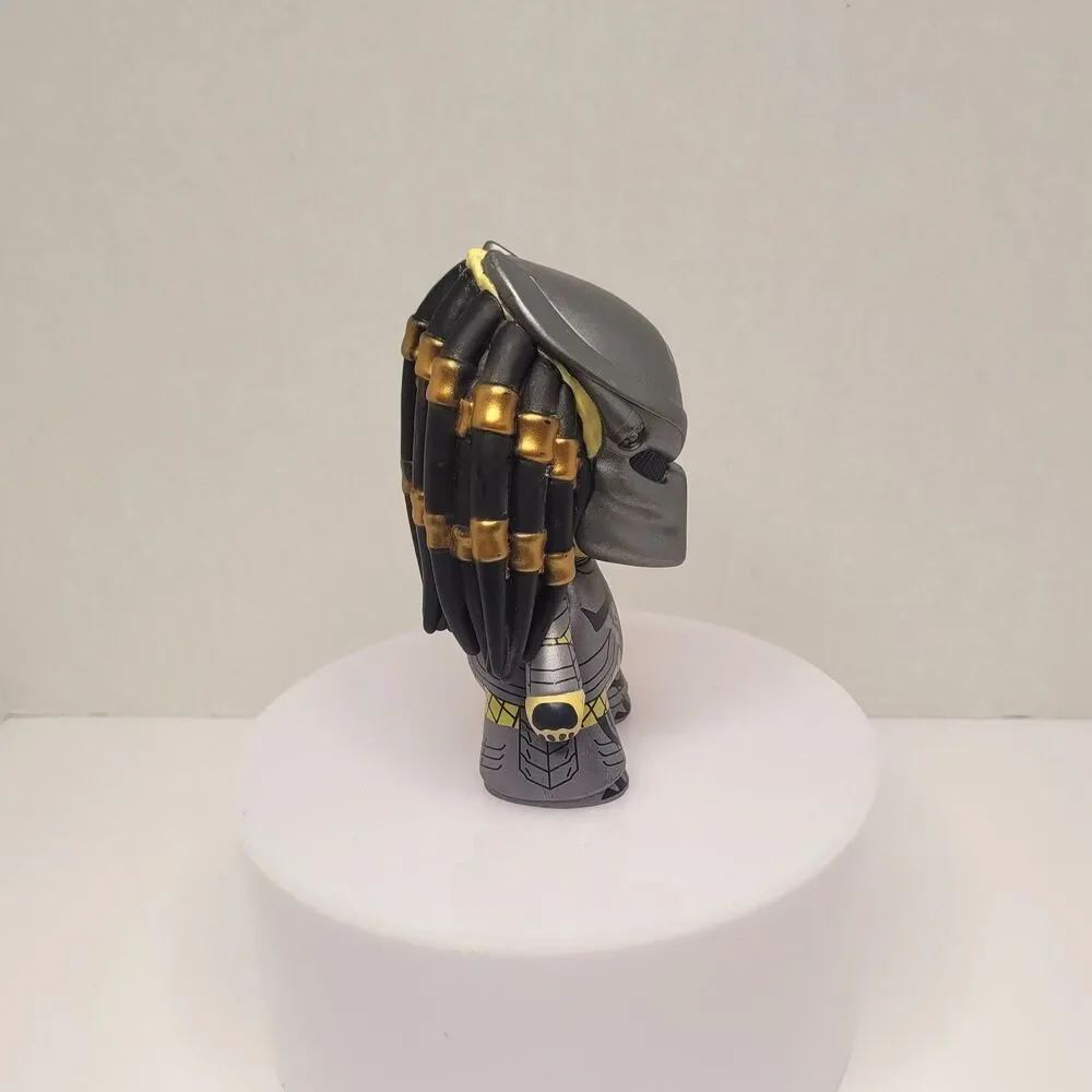 Titan Merchandise AVP Scar Predator 4.5